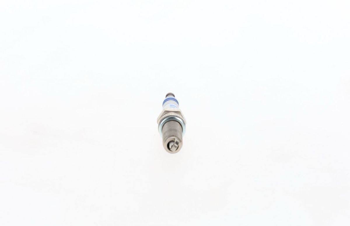 Bosch 0 242 135 588 Spark Plug