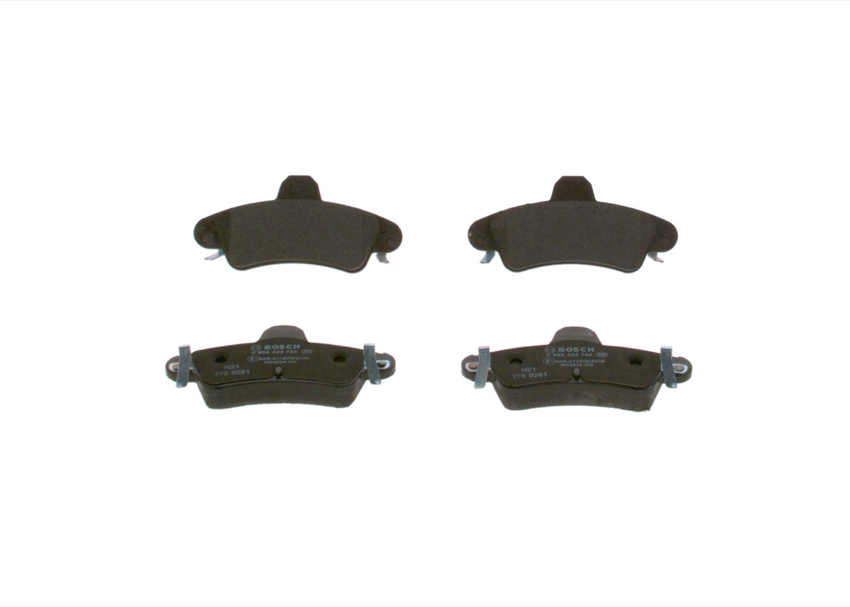 Bosch 0 986 424 744 Brake Pad Set