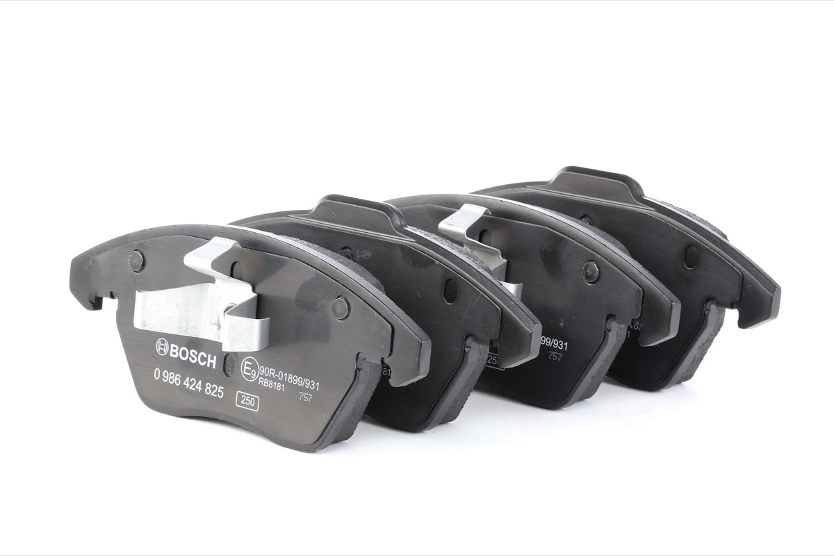 Bosch 0 986 424 825 Brake Pad Set