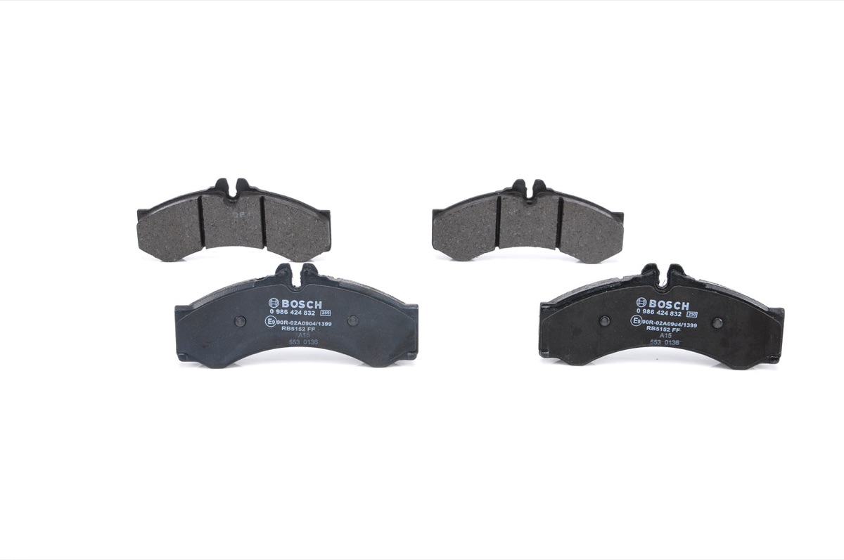 Bosch 0 986 424 832 Brake Pad Set