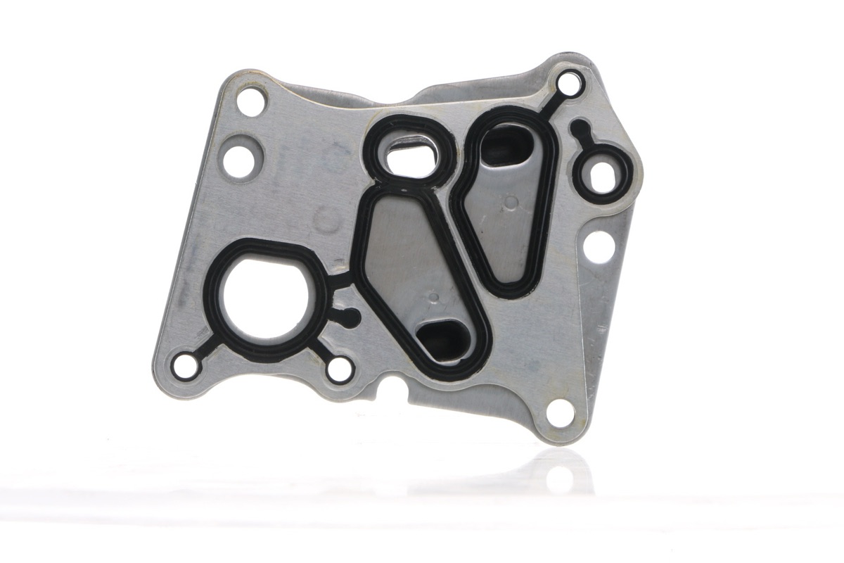 Mahle CLC 153 000S Engine Oil Cooler