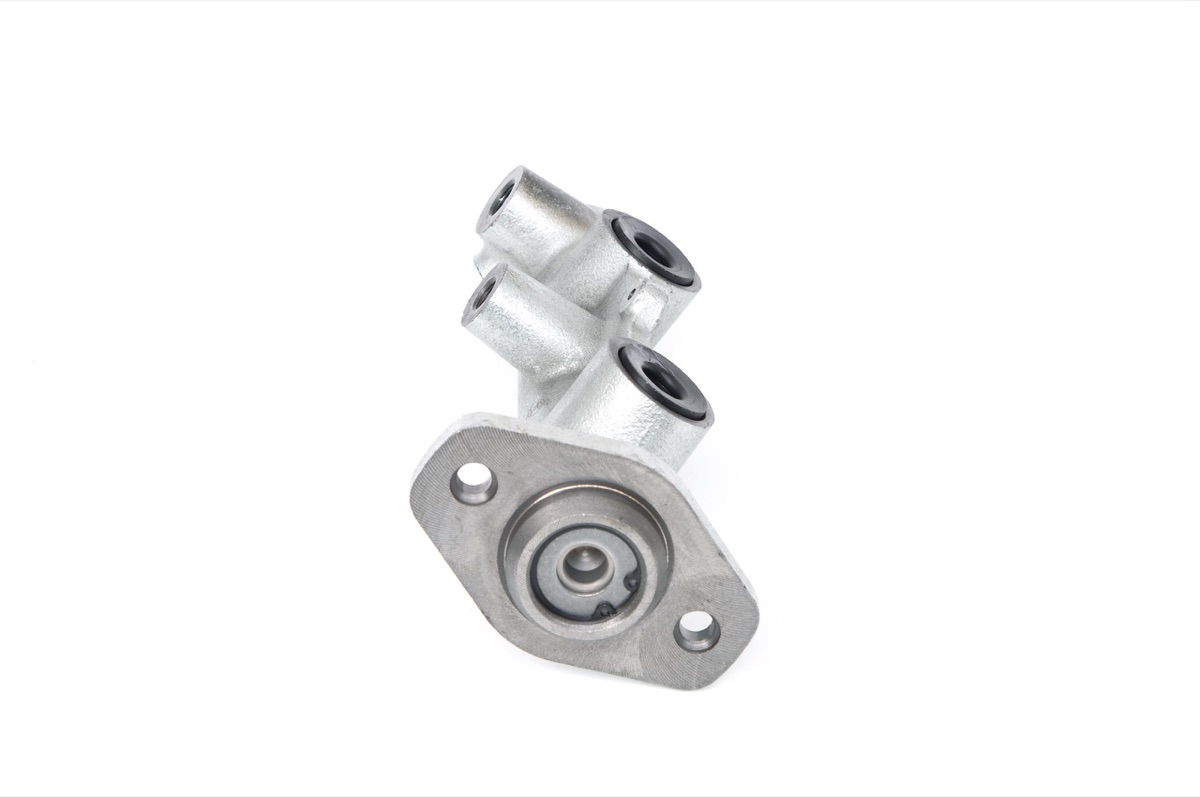 Bosch F 026 003 136 Brake Master Cylinder