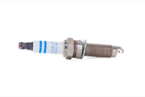 Bosch 0 242 140 528 Spark Plug