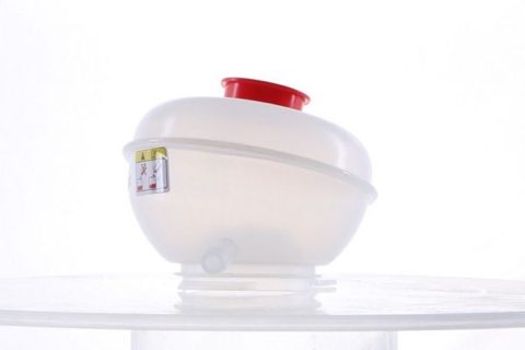 Mahle CRT 136 000S Coolant Expansion Tank, photo 3